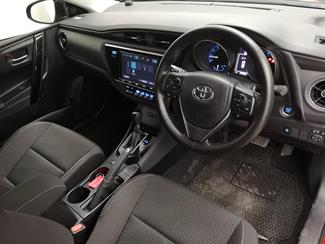 2017 Toyota Auris - Thumbnail
