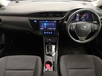 2017 Toyota Auris - Thumbnail