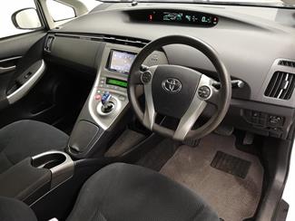 2013 Toyota Prius - Thumbnail