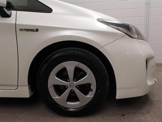 2012 Toyota Prius - Thumbnail