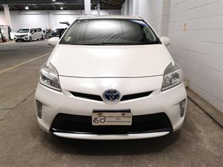 2012 Toyota Prius - Thumbnail