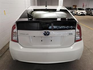 2012 Toyota Prius - Thumbnail