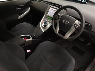 2012 Toyota Prius - Thumbnail