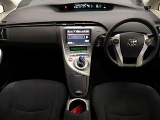 2012 Toyota Prius - Thumbnail