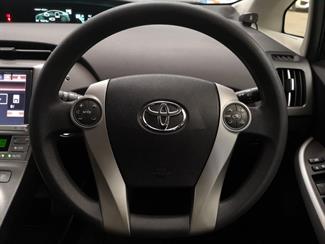 2012 Toyota Prius - Thumbnail