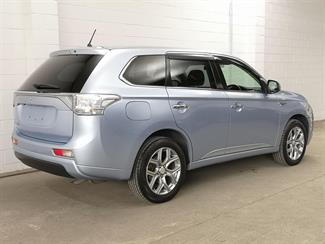 2014 Mitsubishi Outlander - Thumbnail