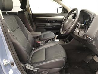 2014 Mitsubishi Outlander - Thumbnail