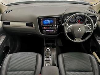 2014 Mitsubishi Outlander - Thumbnail