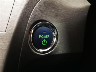 2015 Toyota Prius - Thumbnail