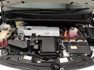 2015 Toyota Prius - Thumbnail