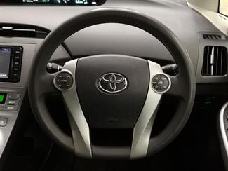 2015 Toyota Prius - Thumbnail