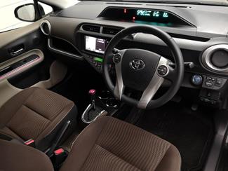 2013 Toyota Aqua - Thumbnail