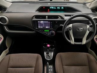 2013 Toyota Aqua - Thumbnail
