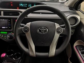 2013 Toyota Aqua - Thumbnail