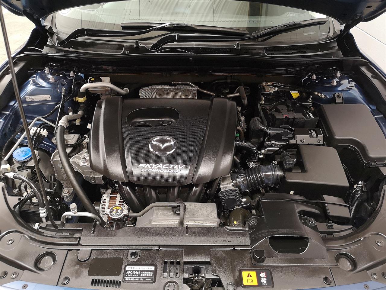 2017 Mazda Axela