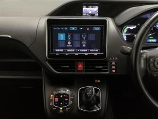 2015 Toyota Noah - Thumbnail