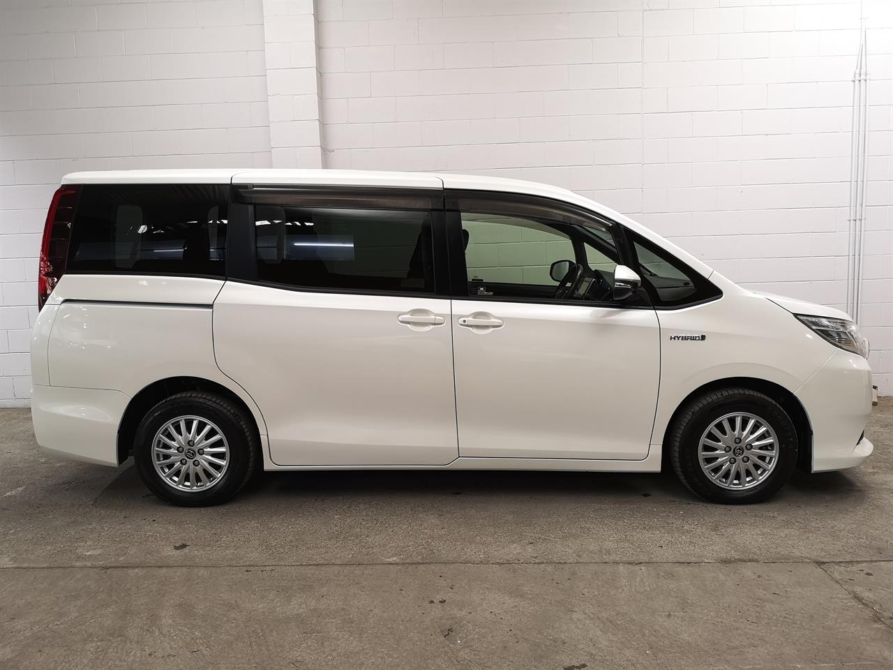 2015 Toyota Noah