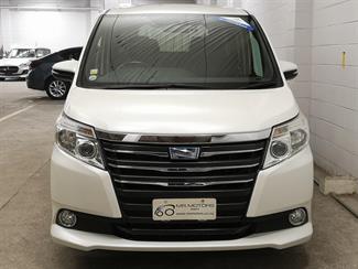 2015 Toyota Noah - Thumbnail