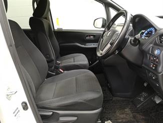 2015 Toyota Noah - Thumbnail