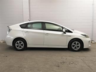 2013 Toyota Prius - Thumbnail