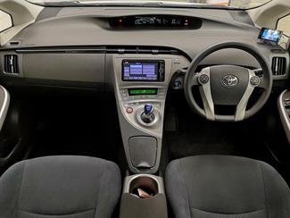 2013 Toyota Prius - Thumbnail