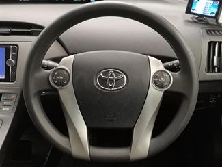 2013 Toyota Prius - Thumbnail