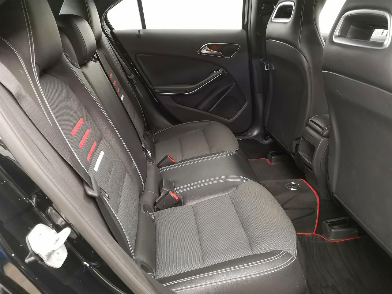 2016 Mercedes-Benz A 180