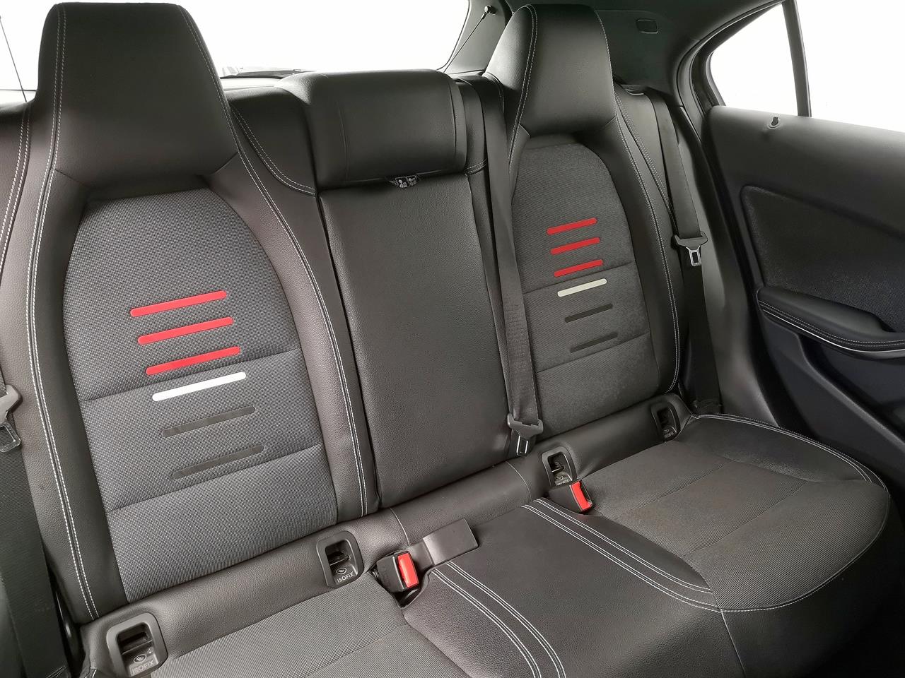 2016 Mercedes-Benz A 180