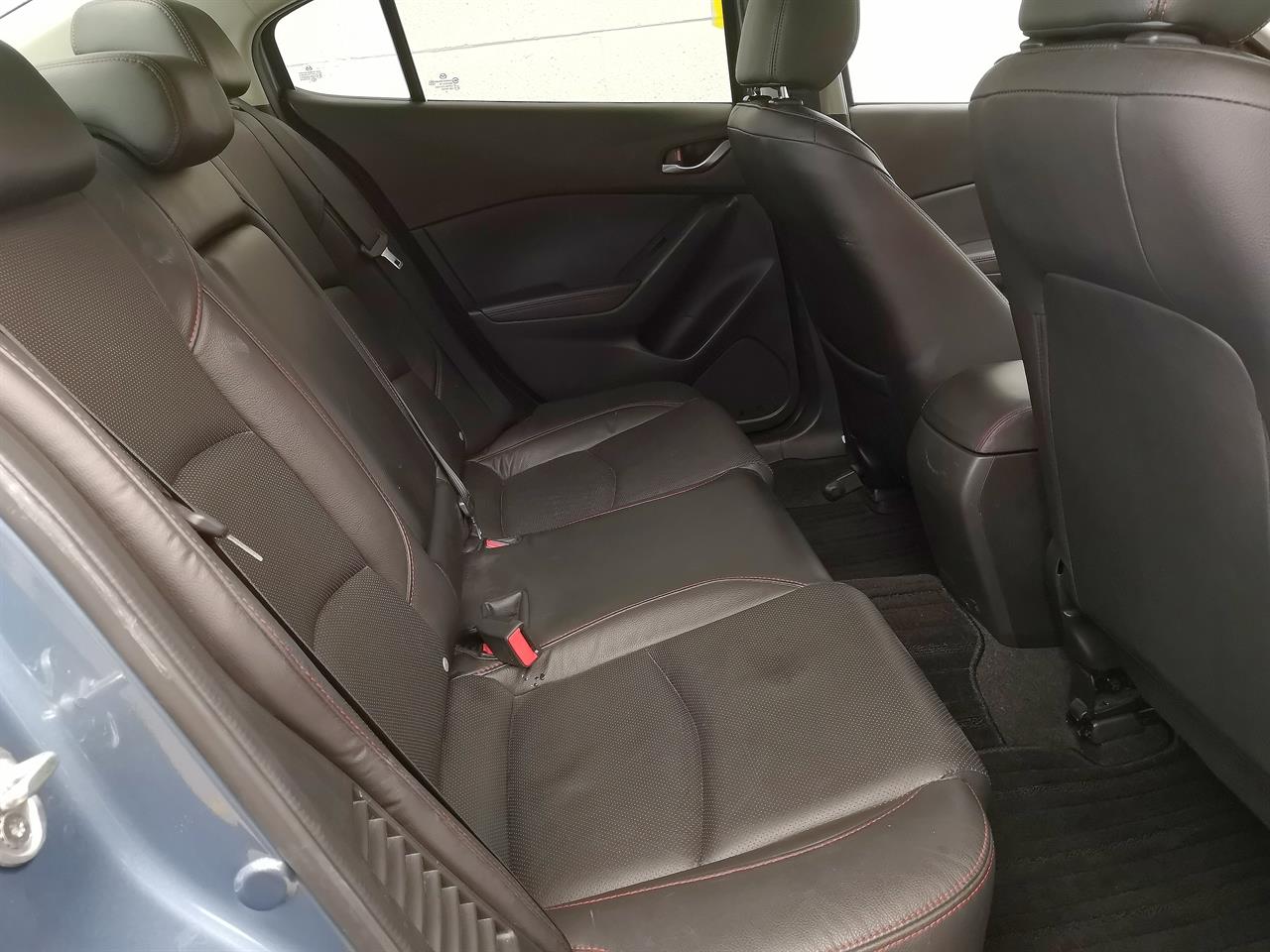 2015 Mazda Axela