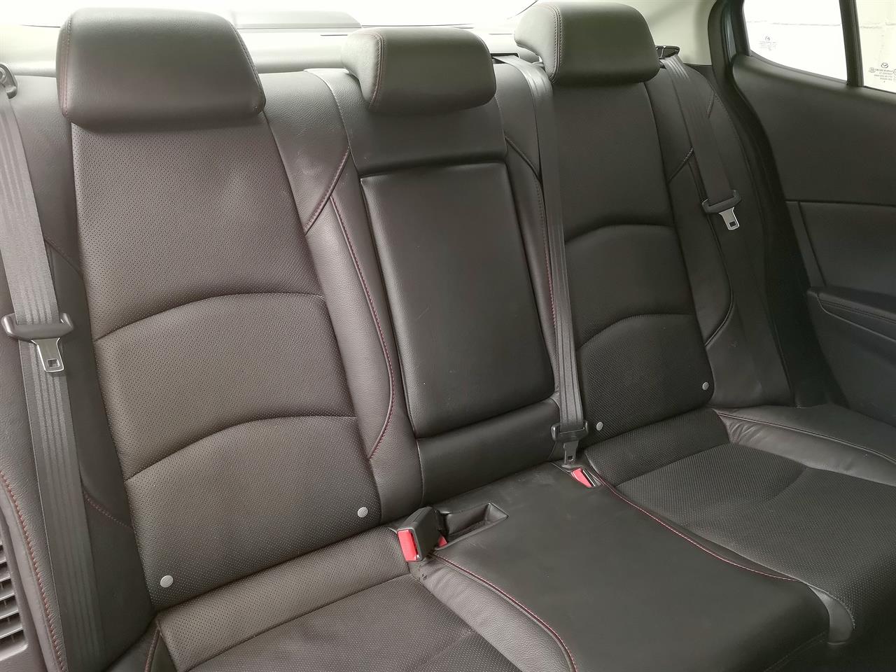 2015 Mazda Axela