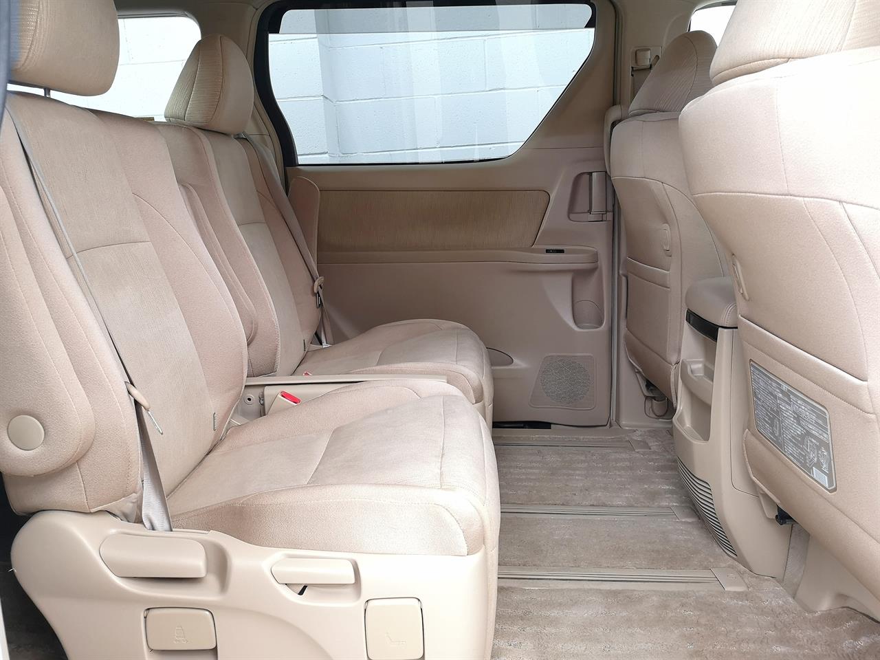 2012 Toyota Alphard