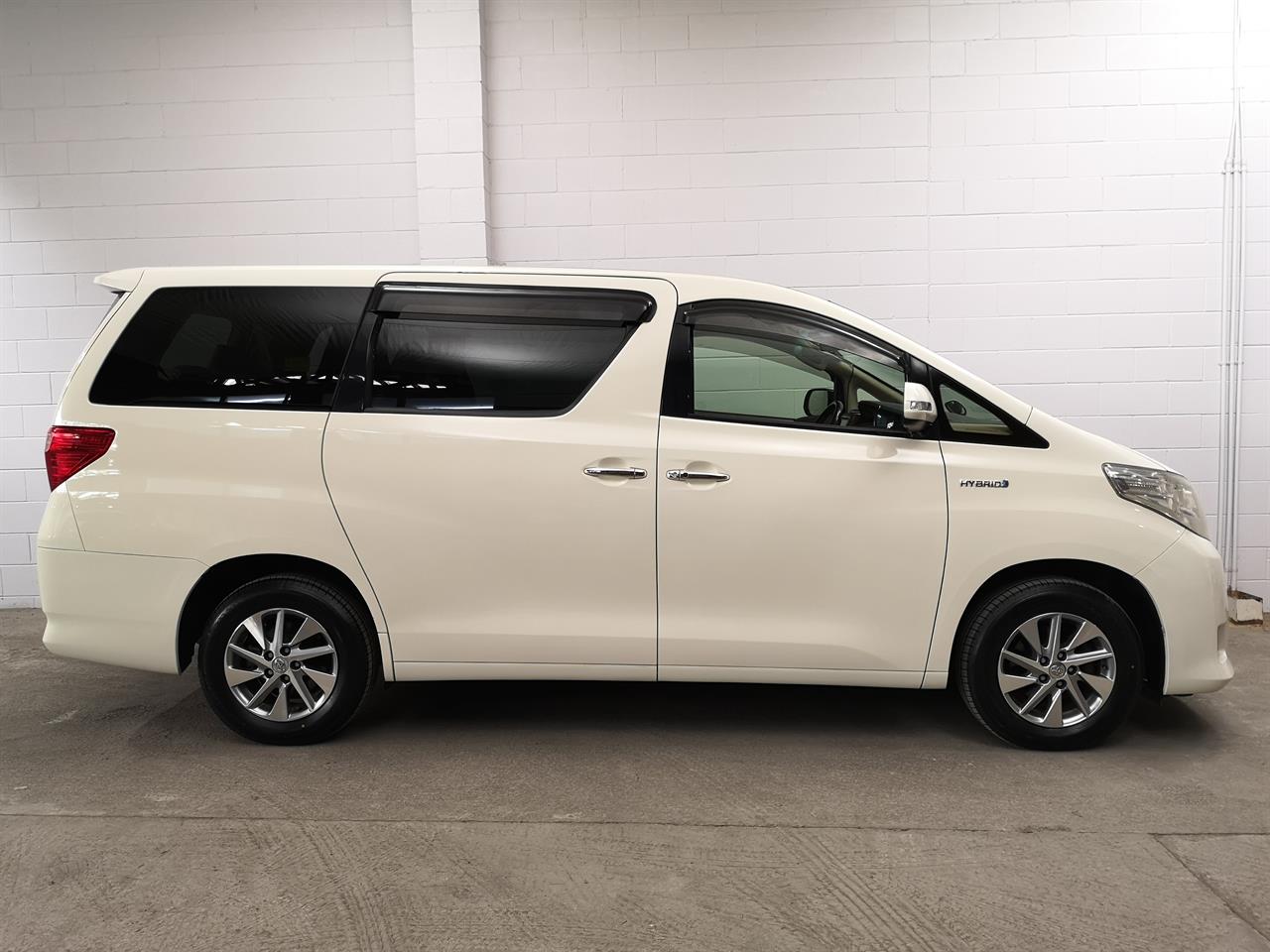 2012 Toyota Alphard