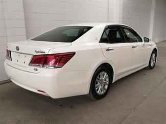 2013 Toyota Crown - Thumbnail