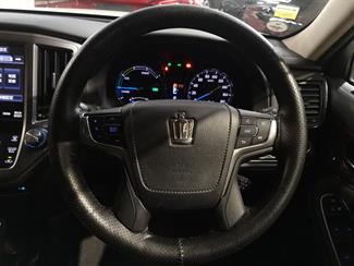 2013 Toyota Crown - Thumbnail