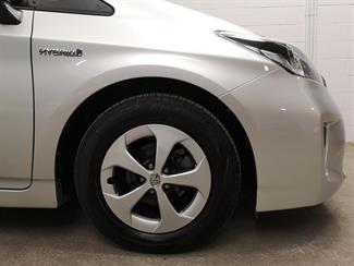 2013 Toyota Prius - Thumbnail