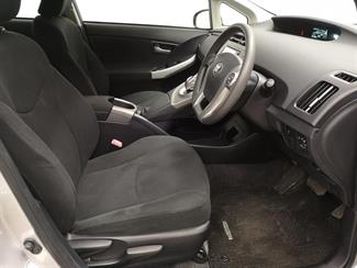 2013 Toyota Prius - Thumbnail