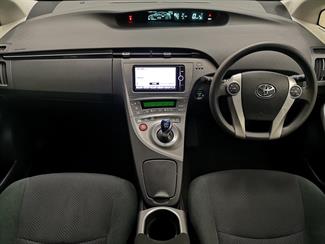 2013 Toyota Prius - Thumbnail