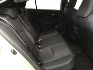 2016 Toyota Prius - Thumbnail