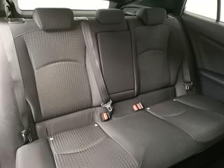 2016 Toyota Prius - Thumbnail