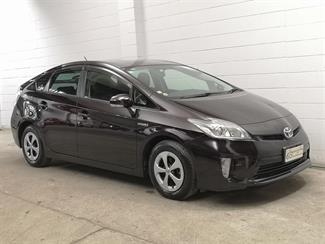 2014 Toyota Prius - Thumbnail
