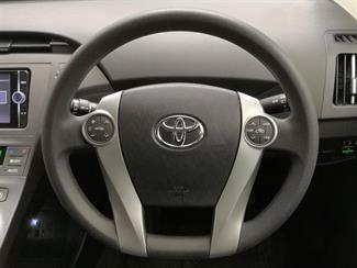 2014 Toyota Prius - Thumbnail
