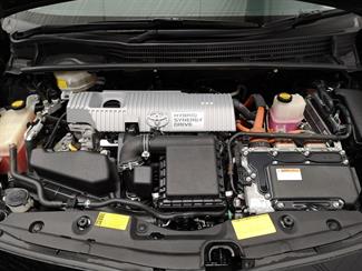 2013 Toyota Prius - Thumbnail