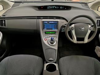 2013 Toyota Prius - Thumbnail
