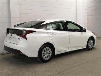 2021 Toyota Prius - Thumbnail