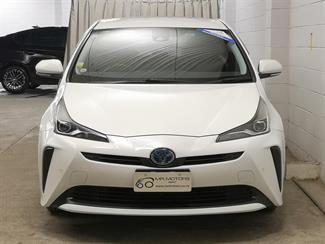 2021 Toyota Prius - Thumbnail