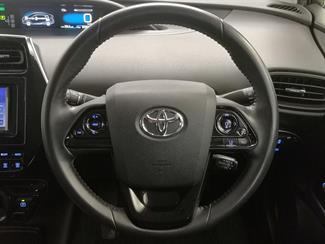 2021 Toyota Prius - Thumbnail