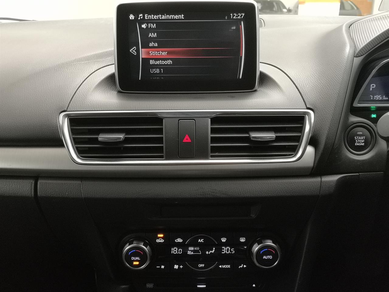 2016 Mazda Axela