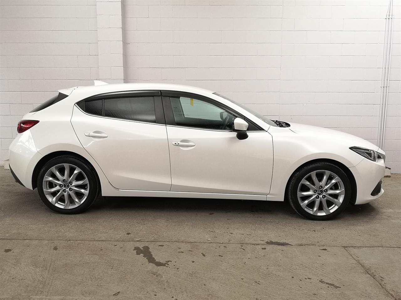 2016 Mazda Axela