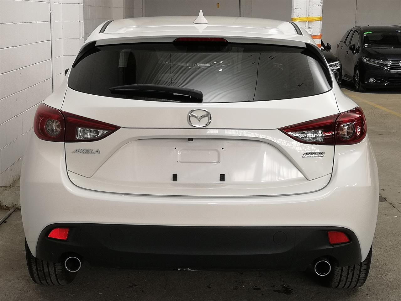 2016 Mazda Axela