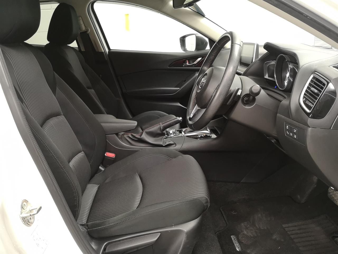 2016 Mazda Axela